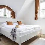 아파트 Apartment,