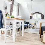 Apartment, 아파트 *