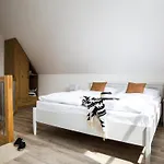 아파트 Apartment, *