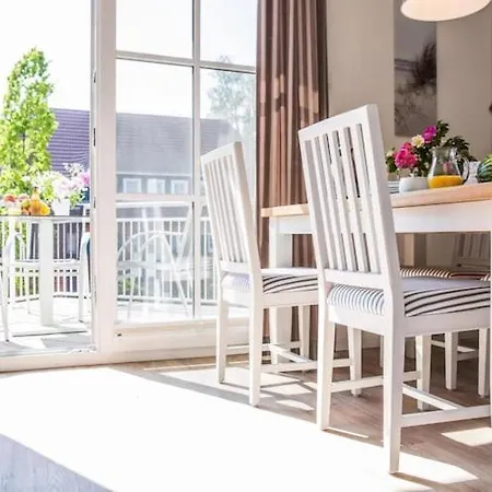 Apartment Apartment, *