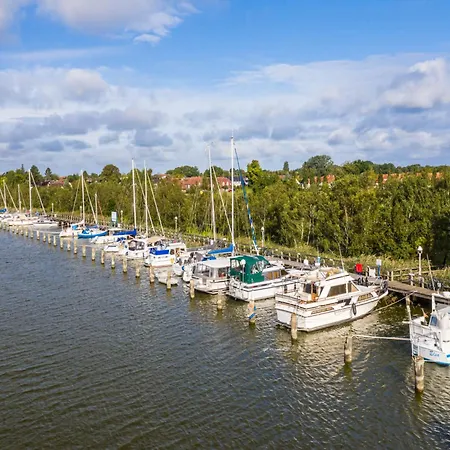 Apartment Apartment, *