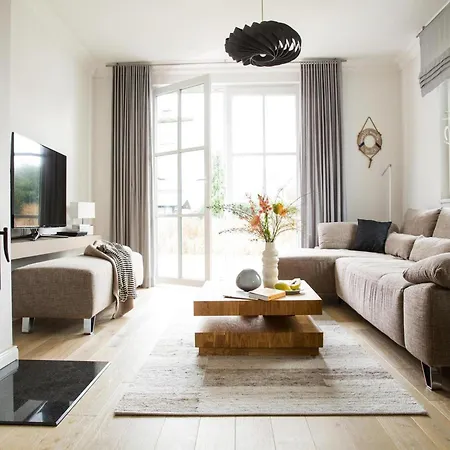 Apartment Apartment, *